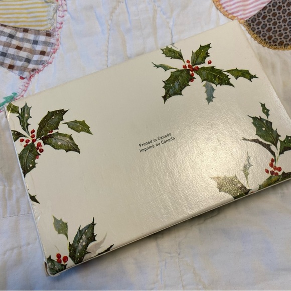 Vintage Avon ‘Wintersong’ hostess soap set - Picture 3 of 7